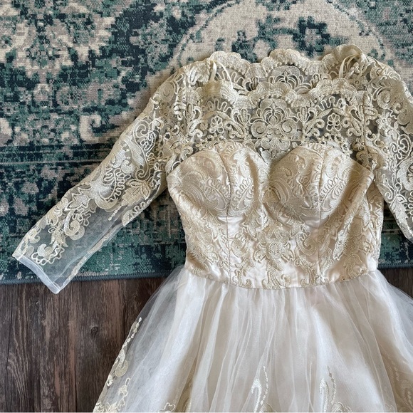 NWT Chi Chi London Gold Retro Formal Dress Gown Size 6 Floral Lace Sweetheart - Picture 2 of 16